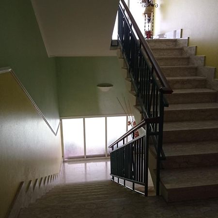 Montagne Rocciose Bed & Breakfast Frascineto Luaran gambar