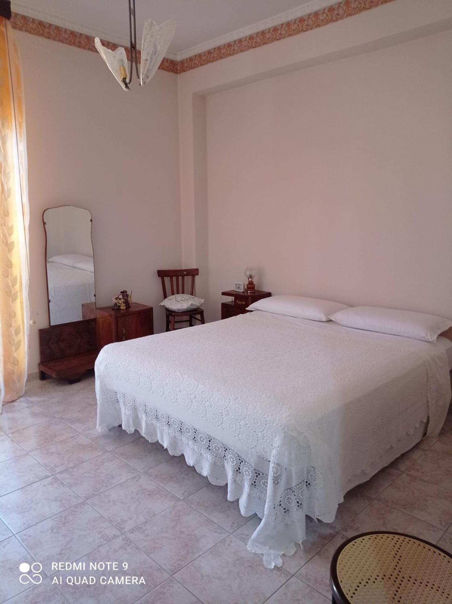 Montagne Rocciose Bed & Breakfast Frascineto Luaran gambar