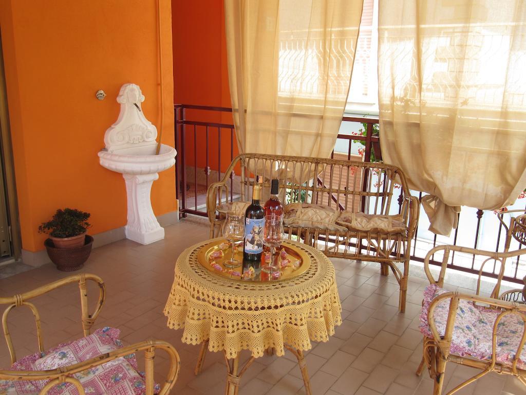 Montagne Rocciose Bed & Breakfast Frascineto Luaran gambar