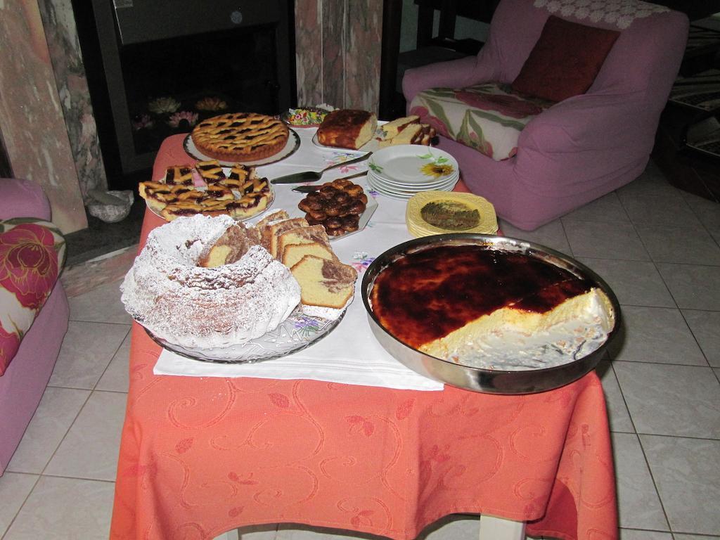 Montagne Rocciose Bed & Breakfast Frascineto Luaran gambar