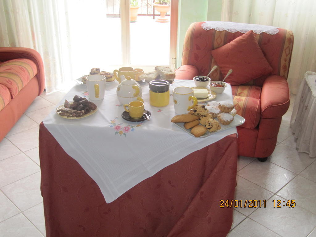 Montagne Rocciose Bed & Breakfast Frascineto Luaran gambar
