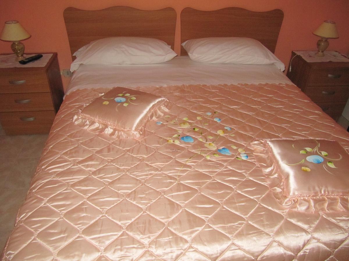 Montagne Rocciose Bed & Breakfast Frascineto Luaran gambar